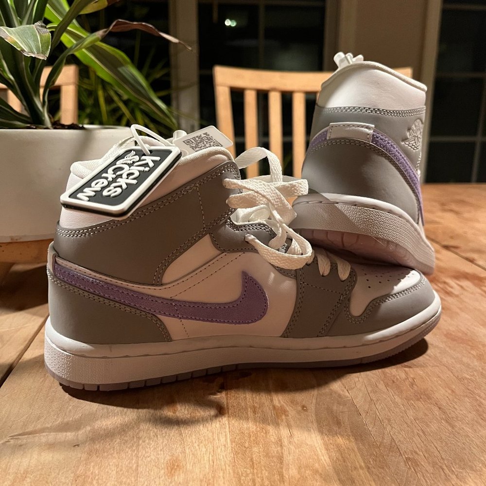 Womens Air Jordan 1 Mid Wolf Grey